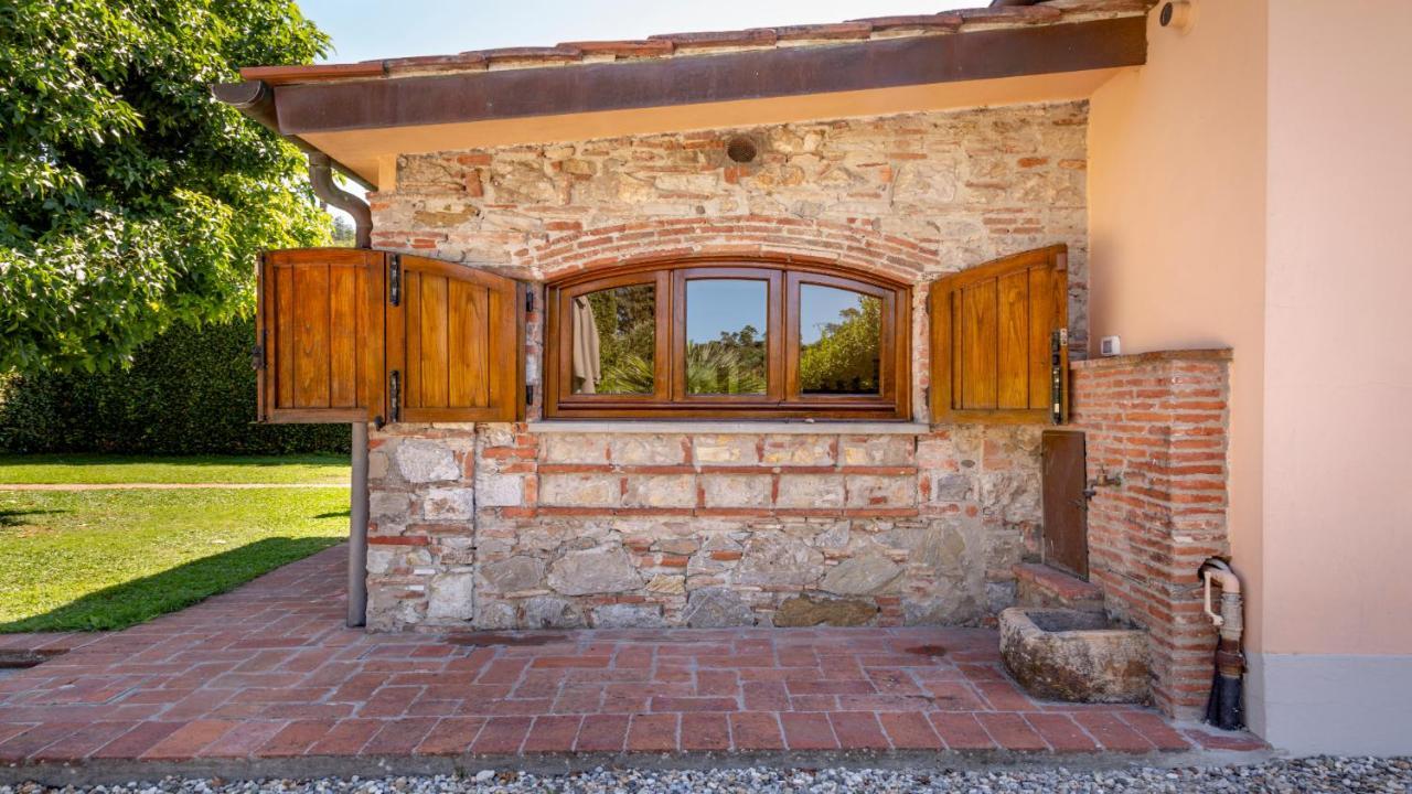 Il Cottage Di Patrizia Lucca Exterior photo